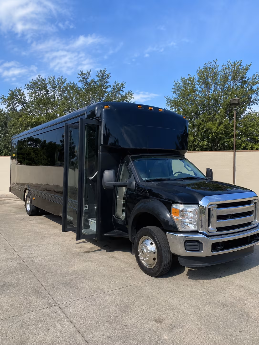 Virginia Beach Winery Tour & Pub Crawl Transportation onboard seating